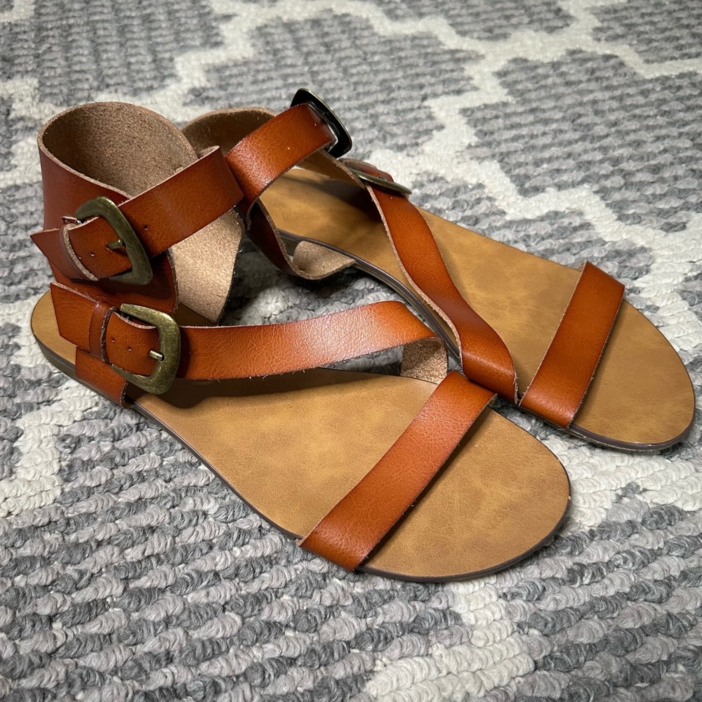 Ecote Brown Strappy Buckle Sandals